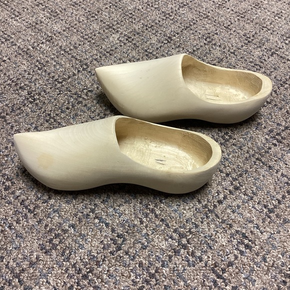 Vintage Kids Wooden Clogs by the Wooden Shoe Factory Holland, Michigan * Kids 11 - Picture 3 of 8